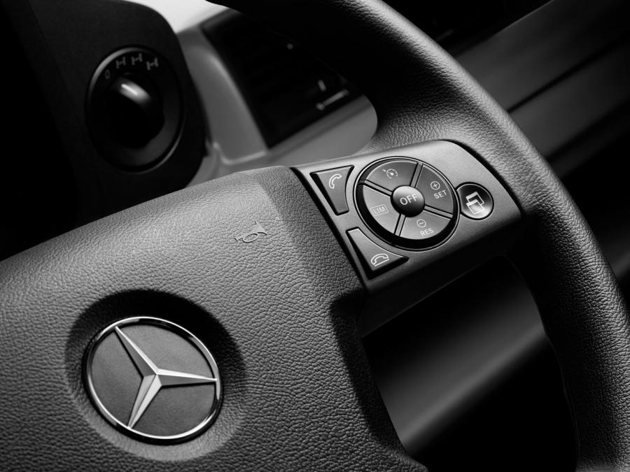  Mercedes-Benz Unimog 2013 года  (фото 21 из 64)